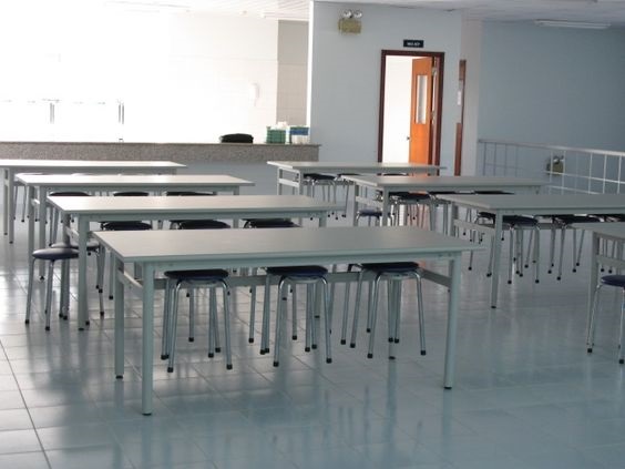 Bàn ăn công nghiệp inox